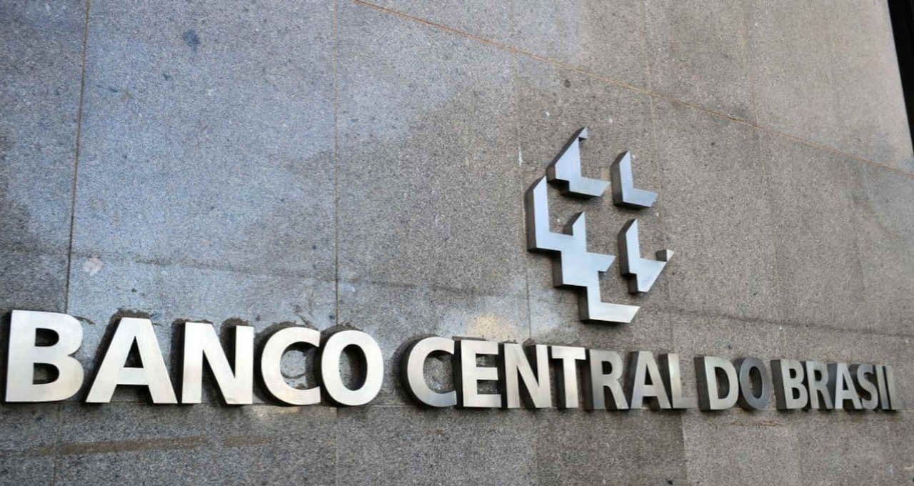 Capa: Deflação surpresa e o futuro da taxa Selic